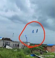 綏化突遭龍卷風(fēng)襲擊，房蓋在天上飛！村民：我70歲沒見過這事(圖7)