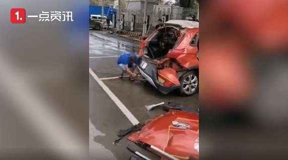 北汽新能源汽車冒煙遇水又爆炸 電動車起火該怎么做？(圖3)